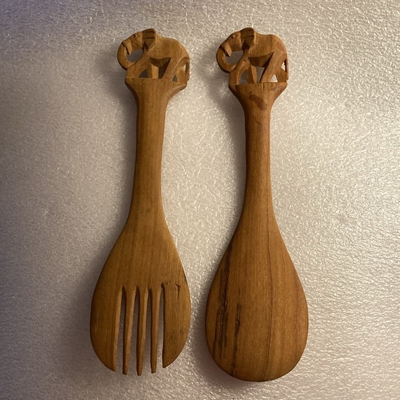 Vintage Hand Carved Wooden Elephant Spoon And Fork Salad Tossing Utensil Set - Picture 6 of 7